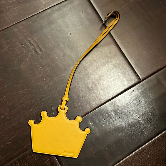 Coach crown bag charm EUC - Picture 1 of 4